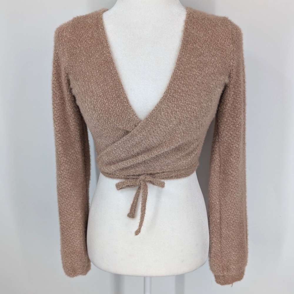 Hollister Tan Light Brown V-Neck Cropped Eyelash Fuzzy Wrap Sweater Top Small